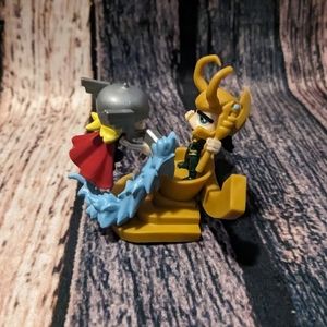 Thor vs Loki on the Throne Mini-figure